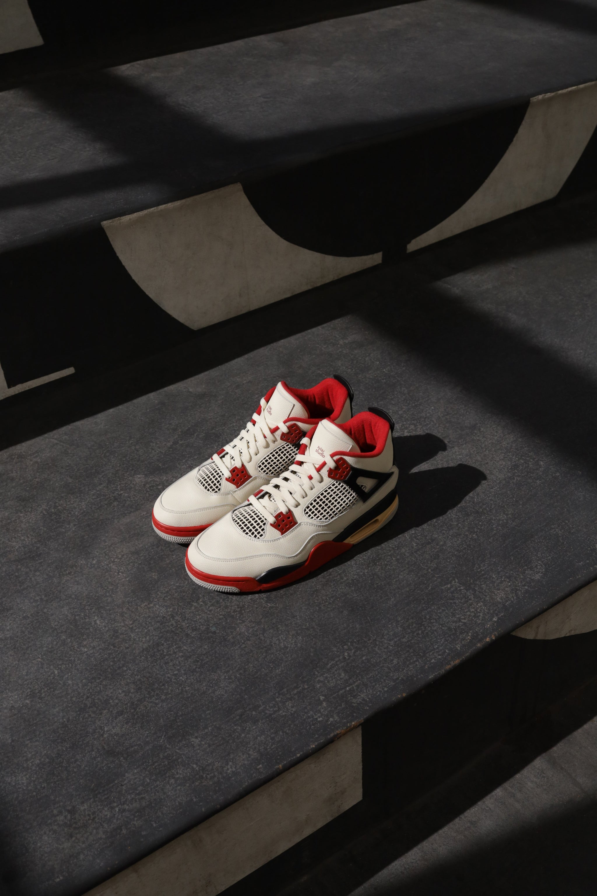 1989 Air Jordan 4 Fire Red - Evercolor pebbled leather
